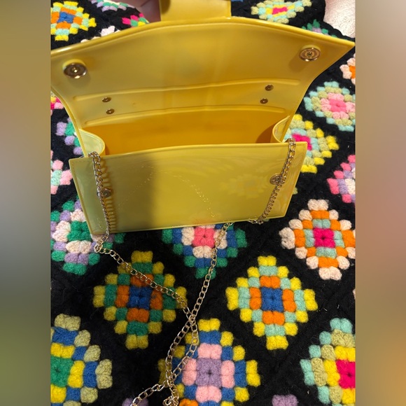 NWT Yellow Plastic Handbag & crossbody, by Olivia Miller - Picture 5 of 8